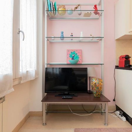 Luxury Apartment Near Bocconi Zamenhof 7 Milan Bagian luar foto
